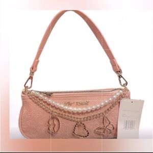 Betsey Johnson💘Rare🎀Pink Embossed Shoulder Bag with Gold Charms & Pearl Accent💋🥰